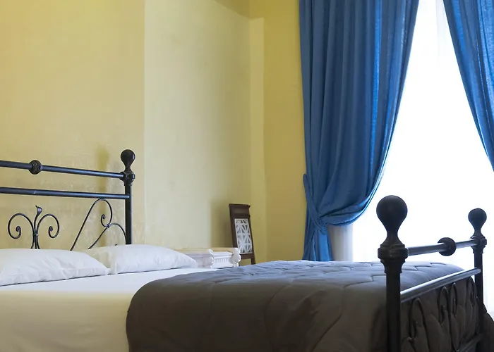 Bed & Breakfast La Breccia A Porta Pia 4*