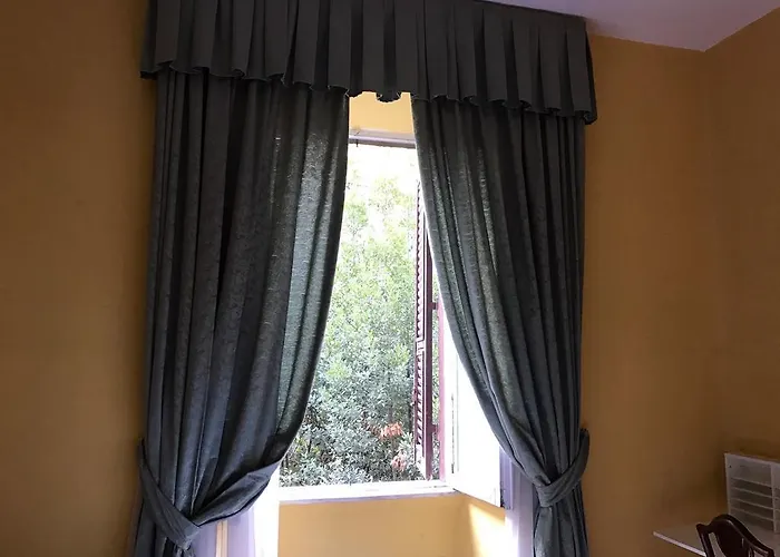 La Breccia A Porta Pia Bed & Breakfast 4*